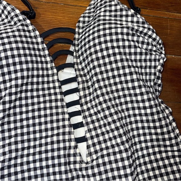Time and Tru Black and White Checkered Swimsuit - Picture 3 of 6